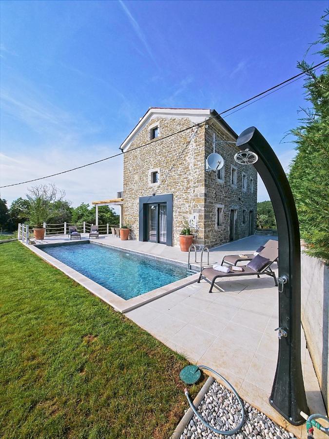 Villa Carica Krasica  Exteriör bild