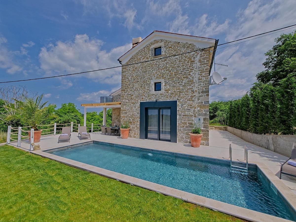 Villa Carica Krasica  Exteriör bild